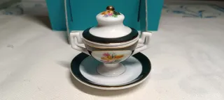 Zuppiera in miniatura con fiori