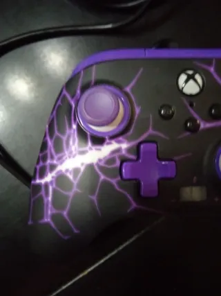 Mando Xbox One PowerA Cable Negro/Morado