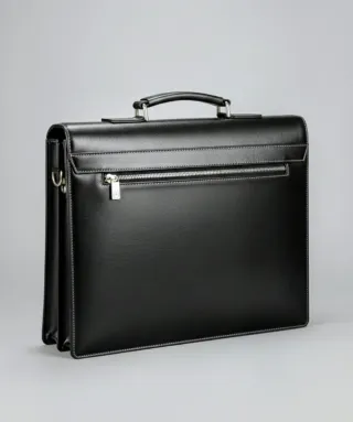 Maletín de cuero negro