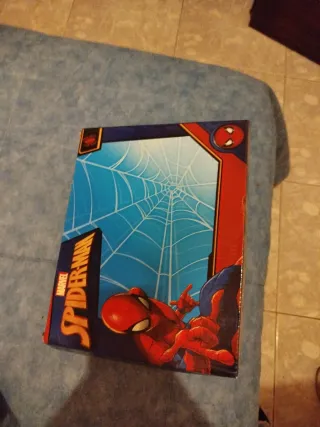 Botines Spiderman Niños de 24 a32 de pie