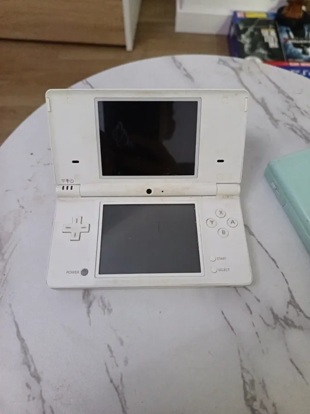 Nintendo DSi Blanca sin cargador