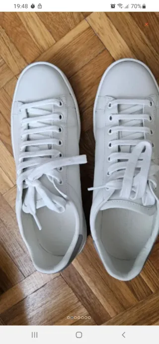 Zapatillas Gucci Blancas y trasera gris