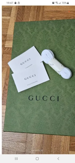 Zapatillas Gucci Blancas y trasera gris