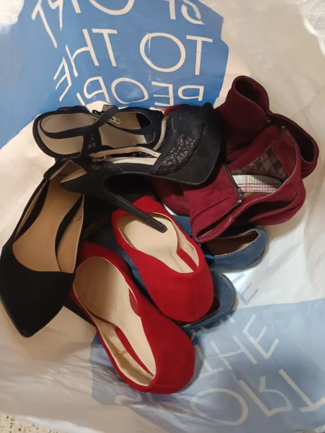 Zapatos de tacón mujer negros y rojos