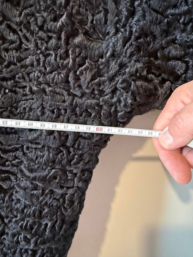 Abrigo corto negro astracán manga japonesa