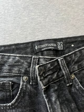 Pantalones Stradivarius negros con tachuelas