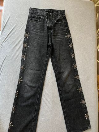 Pantalones Stradivarius negros con tachuelas