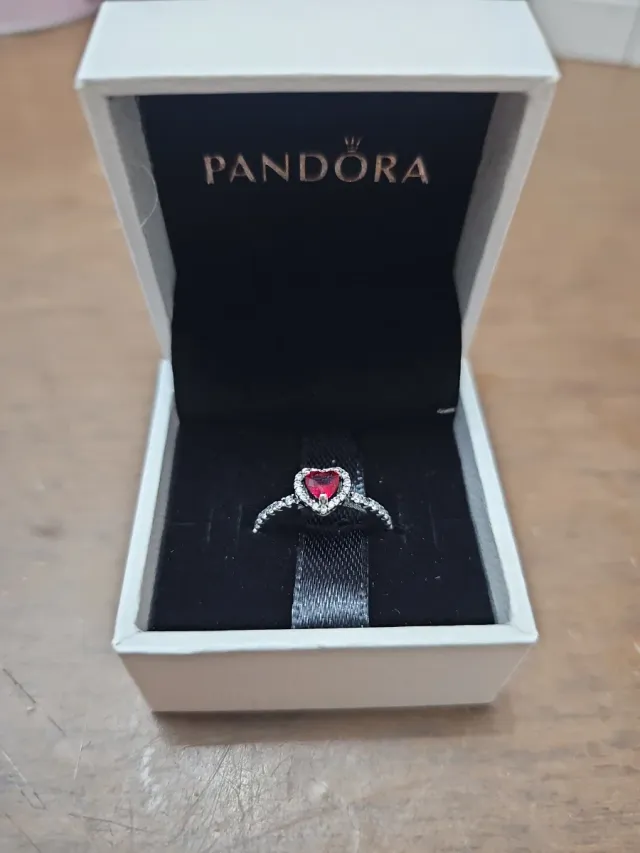 Anillo Pandora Corazón Rojo y Plata