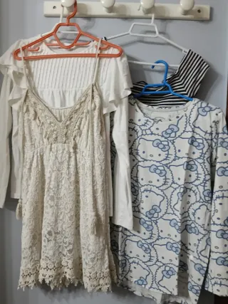 Lote de camisetas Hello Kitty y encaje