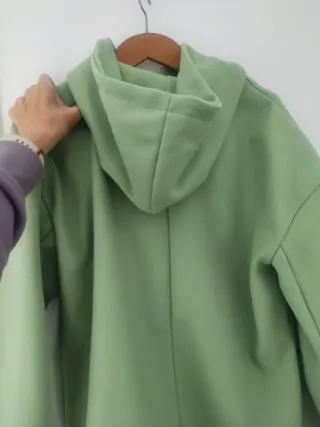 Chaqueta verde con botones