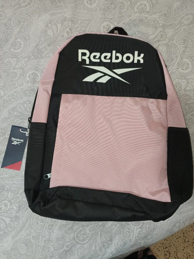 Mochila Reebok Negra y Rosa