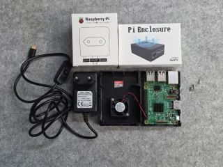 Raspberry Pi 3 con caja y fuente