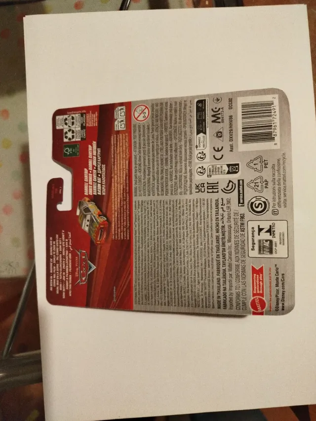 Macchina metallica del film Cars