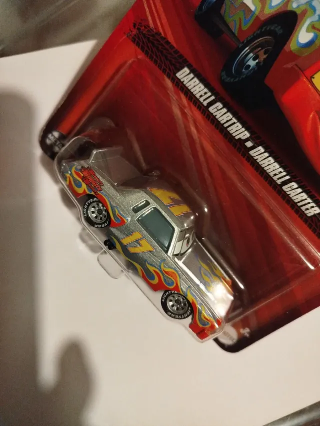 Macchina metallica del film Cars