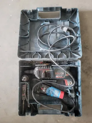 Taladro Bosch GBH 2-22 RE con maletín