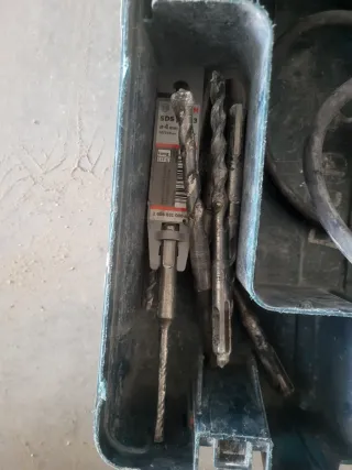 Taladro Bosch GBH 2-22 RE con maletín