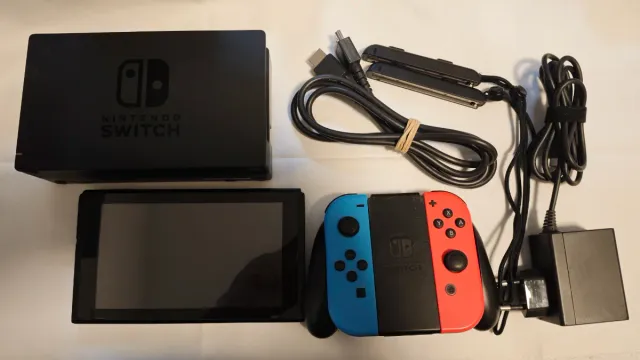 Nintendo Switch in buone condizioni + accessori