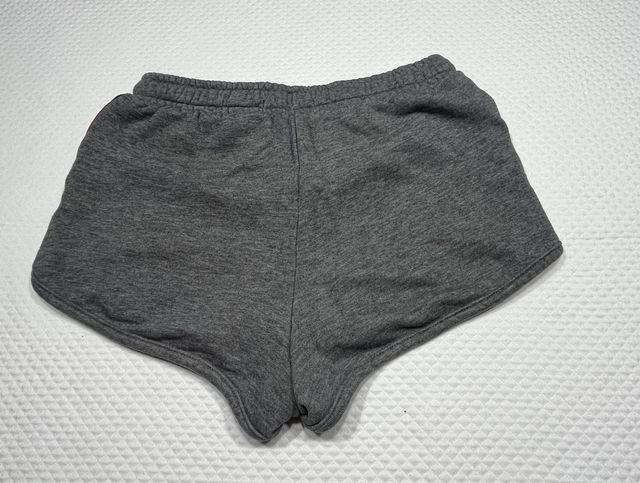 Pantalón corto deportivo niña gris