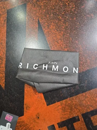 Pochette John Richmond nera