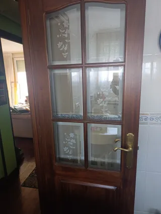 Puertas interiores abatibles de madera