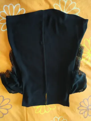 Camiseta negra con encaje mujer