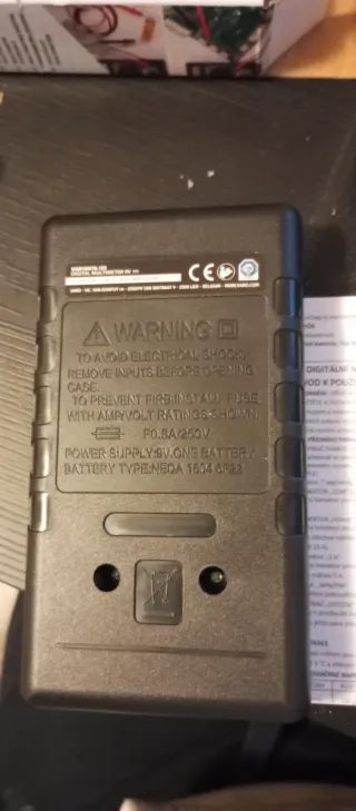 Multímetro Digital VARO VAR10076/25