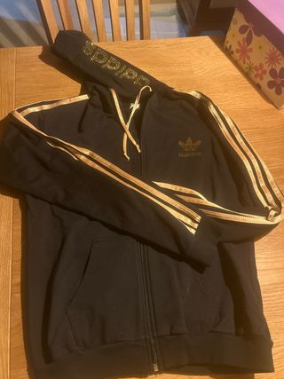 Chaqueta Adidas Negra y Dorada