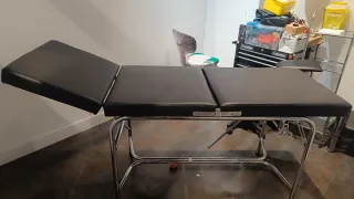 Camilla para masajes, tatuajes, piercings