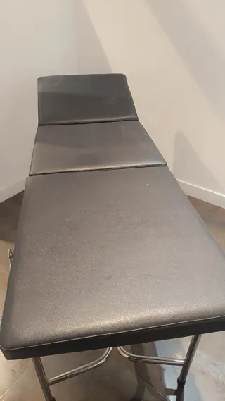 Camilla para masajes, tatuajes, piercings