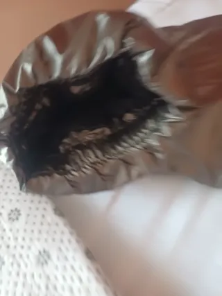 Cazadora corta dorada y negra