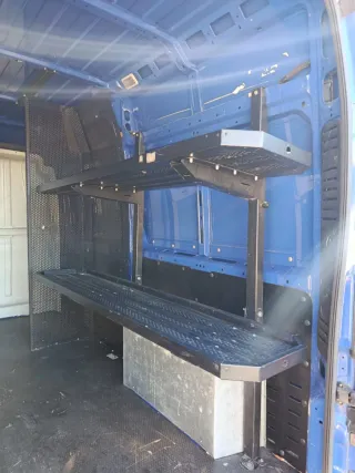 Estanterías de hierro para furgoneta