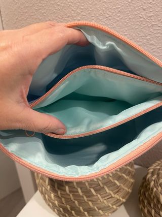 Neceser de cuadros azul y rosa