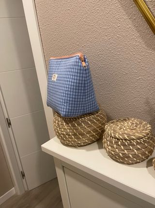 Neceser de cuadros azul y rosa