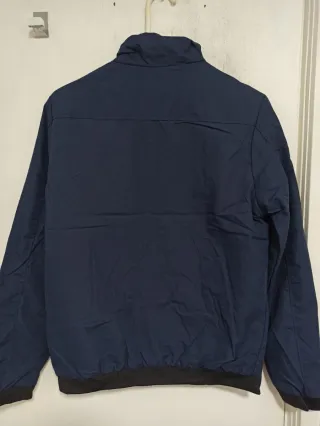 Cazadora azul con forro estampado