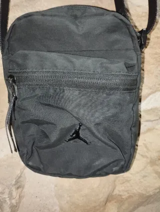 Riñonera Jordan Negra