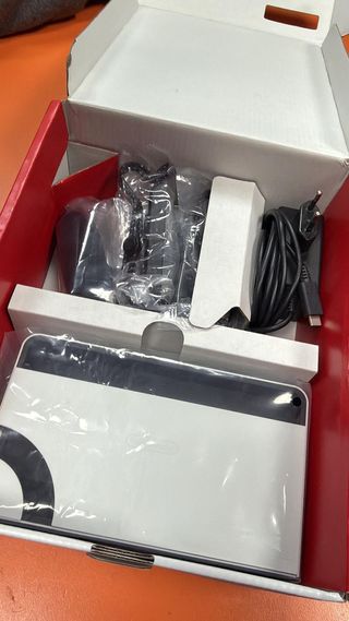 Nintendo Switch OLED + Funda