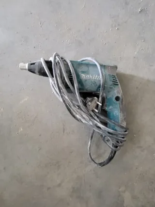 Atornillador Makita 6824N Eléctrico
