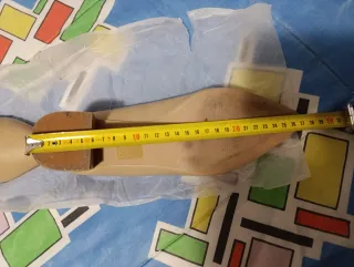 Zapatos de tacón beige elegantes