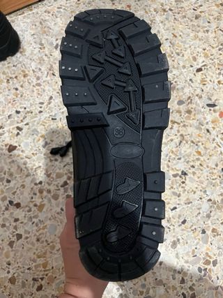 Botas de Nieve Niños Negras y Rojas