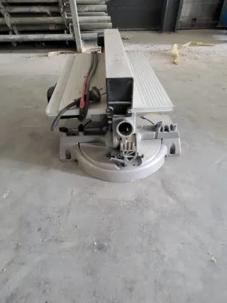 Sierra circular de mesa Virutex TM33L