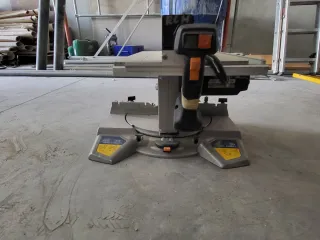 Sierra circular de mesa Virutex TM33L