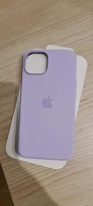 Custodia iPhone 14 in silicone originale MagSafe