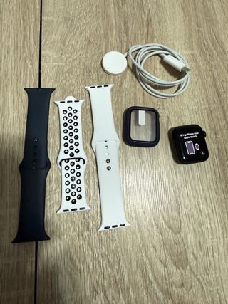 Apple Watch SE 40mm Nero e Bianco
