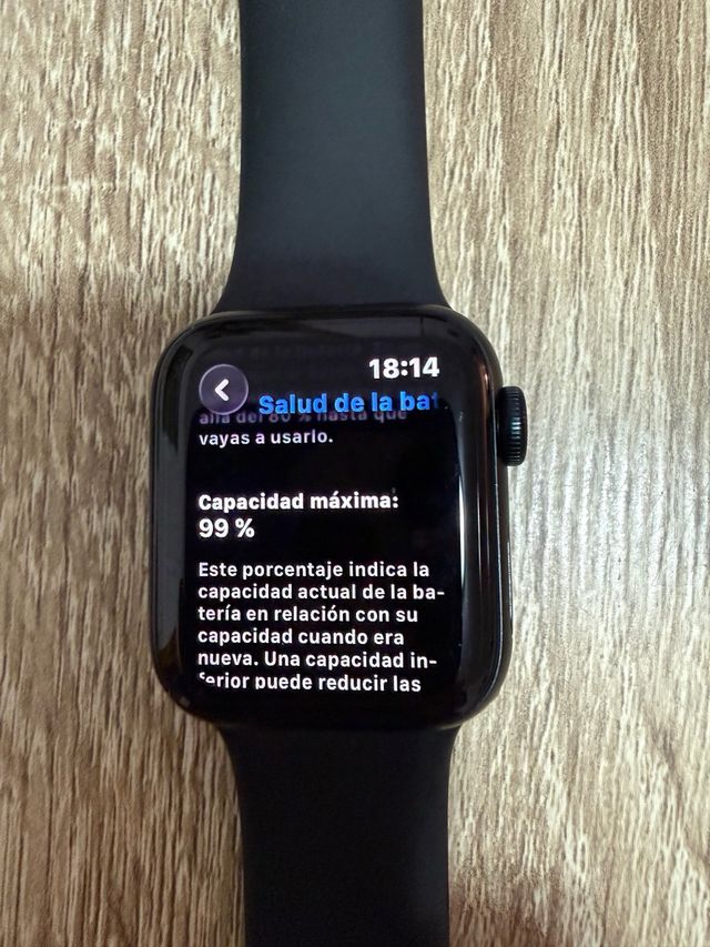 Apple Watch SE 40mm Nero e Bianco