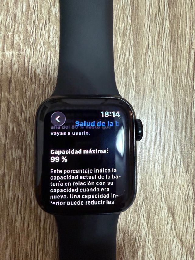 Apple Watch SE 40mm Nero e Bianco