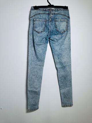 Jeans skinny azul acid wash Talla XS
