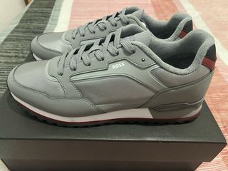 Zapatillas Hugo Boss grises y rojas