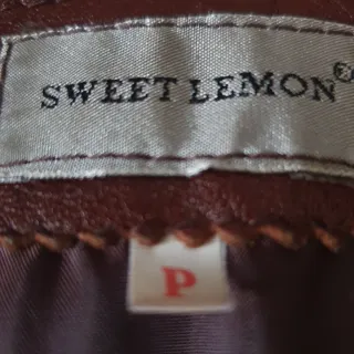 Cazadora larga de cuero marrón