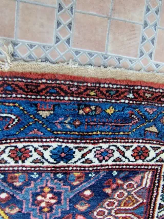 Preciosa alfombra persa antigua de lana