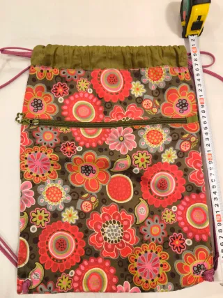 Mochila con estampado floral